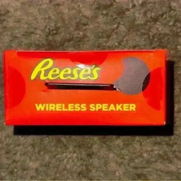 NWT - Reese’s Wireless Bluetooth Speaker Round Chocolate Design - Picture 4 of 4